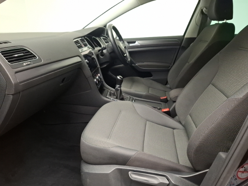 Volkswagen Golf 1.6 Tdi Match SH19OAB Black #5