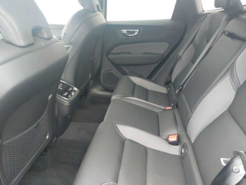 Volvo XC60 2.0 B5p Plus Black Edition Awd Geartronic Black #6