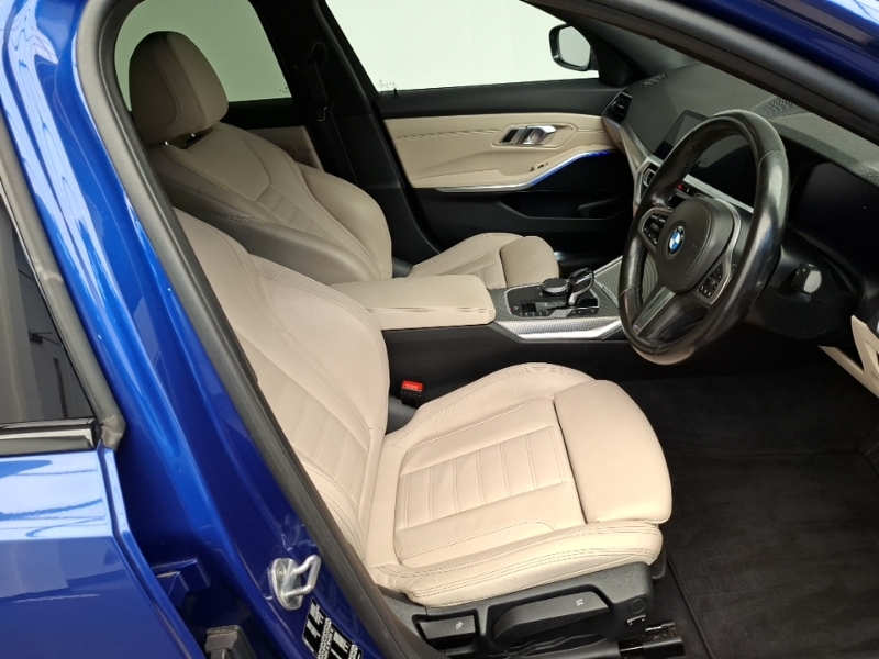 BMW 3 Series 320I M Sport Step YB69LTV Blue #6
