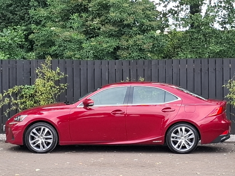 Lexus IS 300H Cvt Red #4