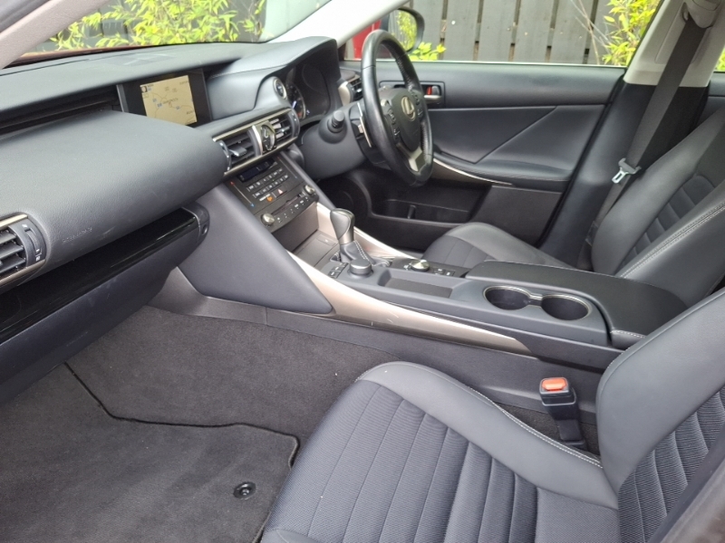 Lexus IS 300H Cvt Red #5