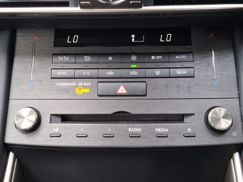 Lexus IS 2.5 300H F Sport E-cvt Euro 6 Ss White #15