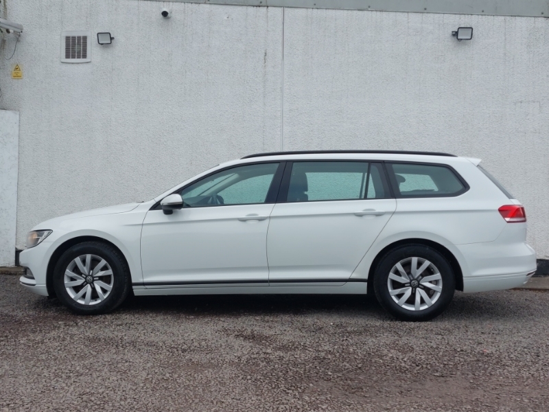 Volkswagen Passat 1.6 Tdi S White #4
