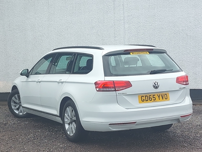 Volkswagen Passat 1.6 Tdi S White #2