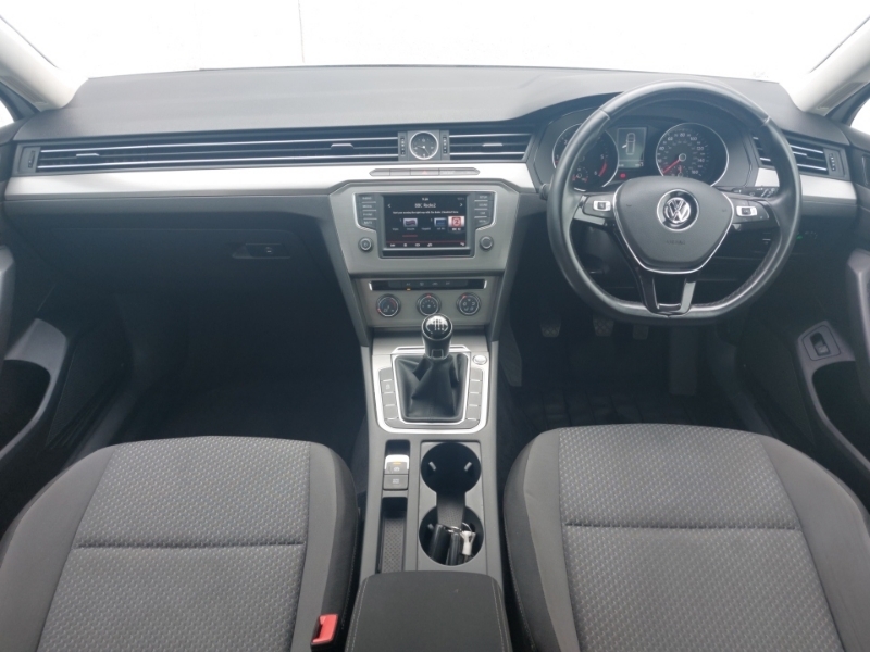 Volkswagen Passat 1.6 Tdi S White #3