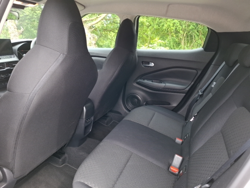 Nissan Juke 1.0 Dig-t Acenta Premium SK25GHH White #6