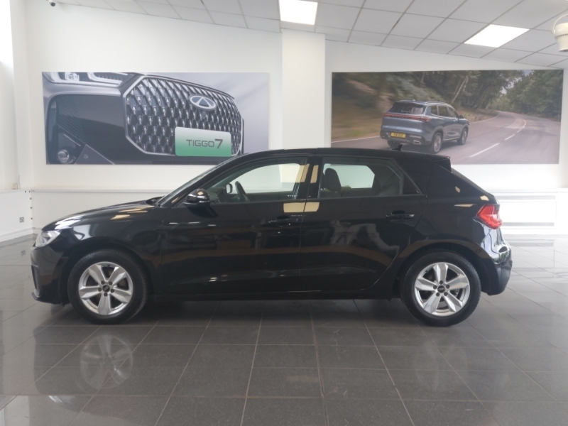 Audi A1 30 Tfsi 110 Technik SG23XFZ Black #4