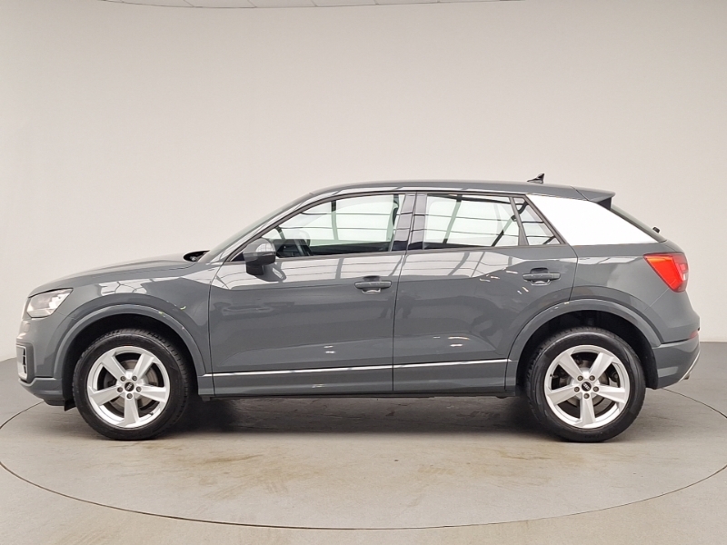 Audi Q2 30 Tfsi Sport Grey #4