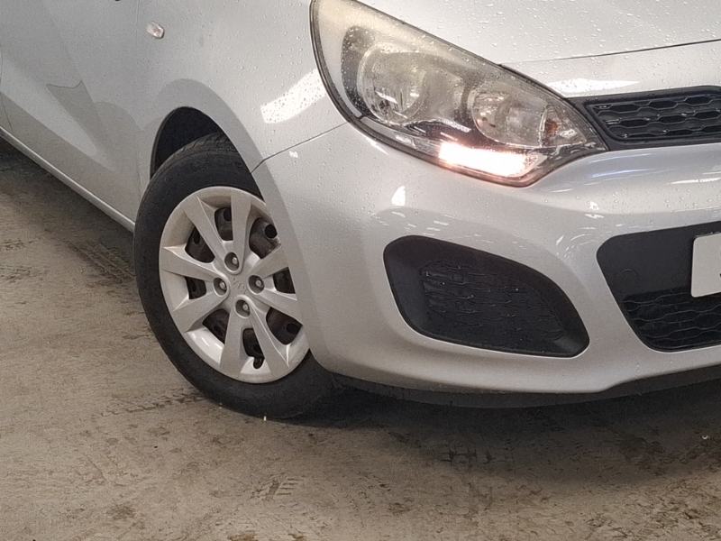 Kia RIO 1.25 1 Hatchback Euro 5 84 Bhp Black #20