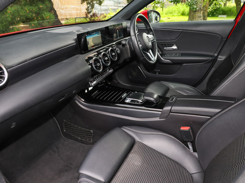 Mercedes-Benz A Class 1.5 A180d Se Executive 7G-dct Euro 6 Ss Black #5