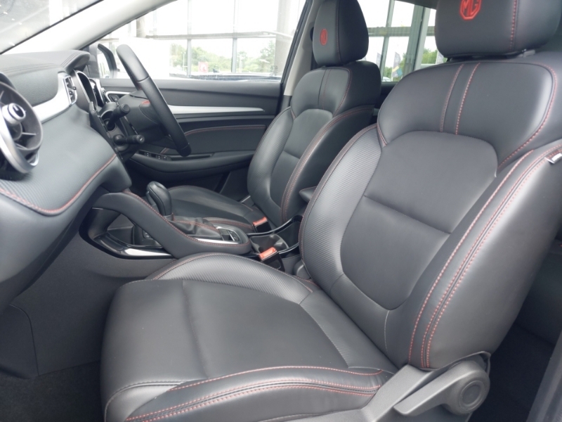 MG ZS 1.0T Gdi Exclusive Dct Black #5