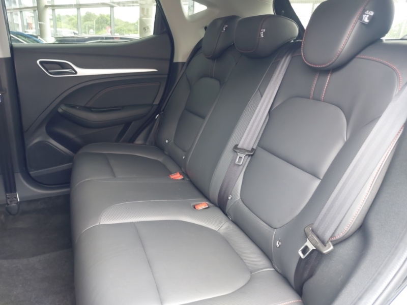 MG ZS 1.0T Gdi Exclusive Dct Black #6