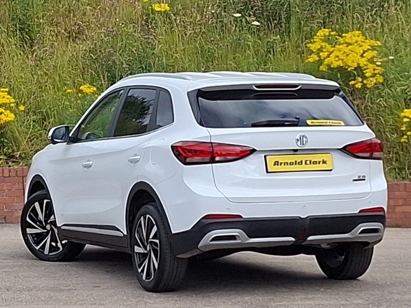 MG ZS 1.5 Hybrid Trophy White #2