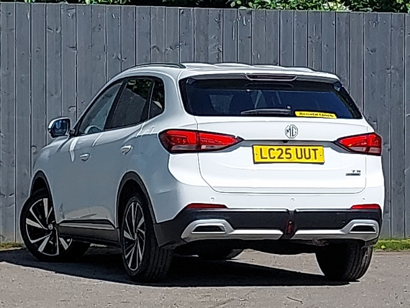 MG ZS 1.5 Hybrid Trophy White #2