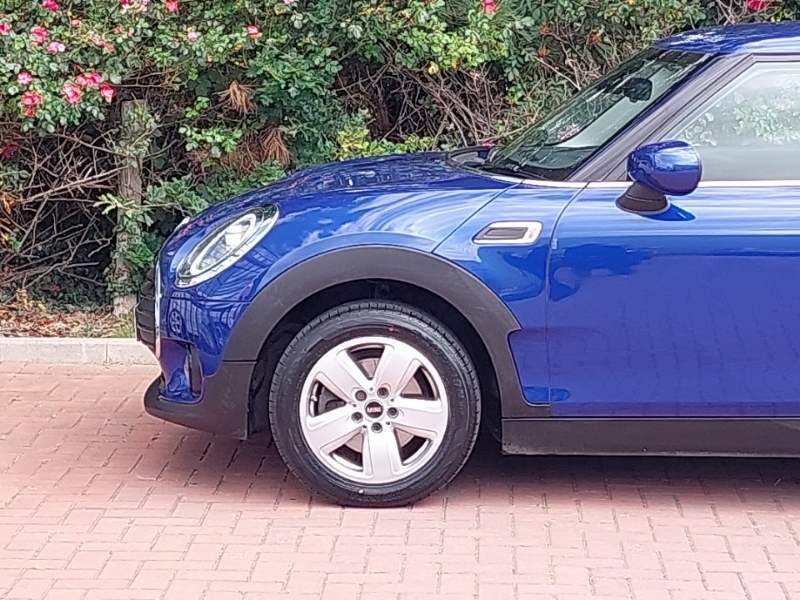 Mini Clubman 1.5 Cooper Classic 134 Bhp Red #19