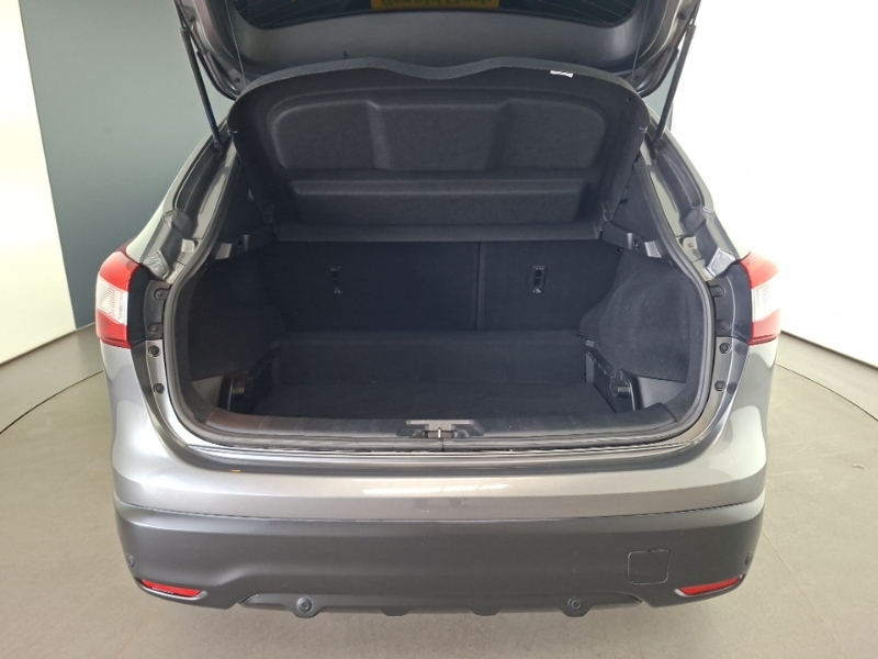 Nissan Qashqai Tekna Plus Dig-t Red #18