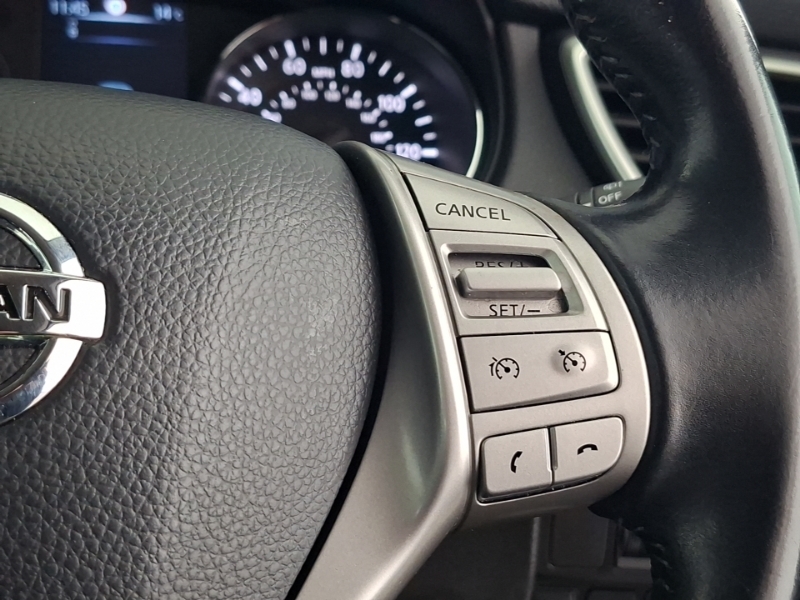 Nissan Qashqai Tekna Plus Dig-t Red #13