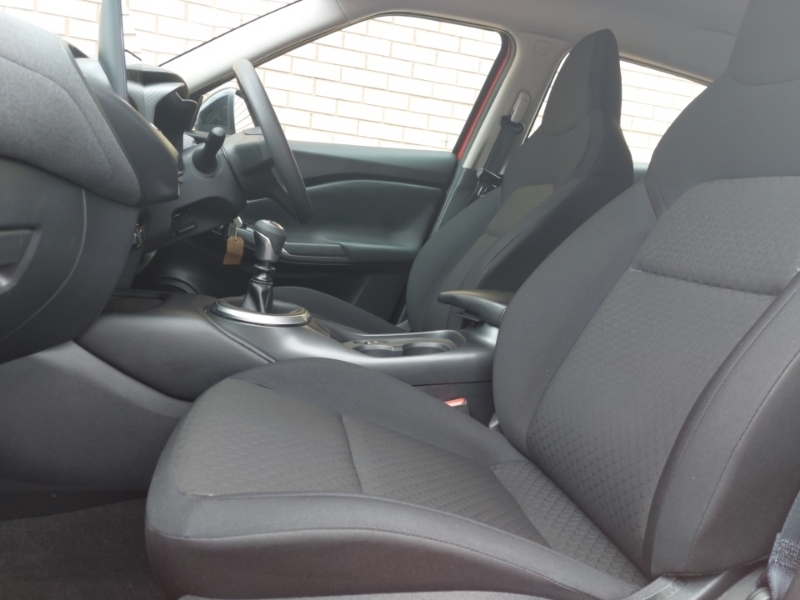 Nissan Juke 1.0 Dig-t Acenta Premium Red #5