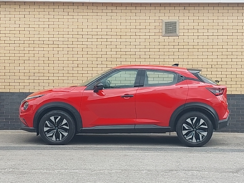 Nissan Juke 1.0 Dig-t Acenta Premium Red #4
