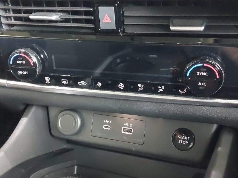 Nissan X-Trail 1.5 E-power E-4orce 213 Acenta Prem 7 St White #15