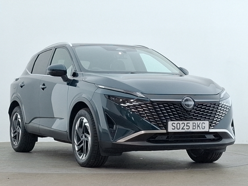 Nissan Qashqai 1.3 Dig-t Mh N-connecta Glass Roof SO25BKG Green