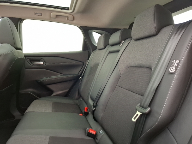 Nissan Qashqai 1.3 Dig-t Mh N-connecta Glass Roof SO25BKG Green #6