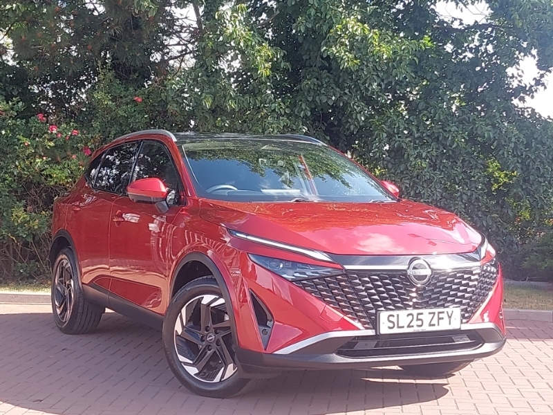 Nissan Qashqai 1.3 Dig-t Mh 158 N-connecta Xtronic Red