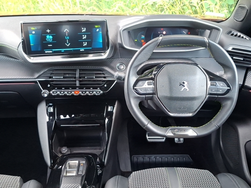 Peugeot e-2008 100Kw Allure Premium 50Kwh White #8