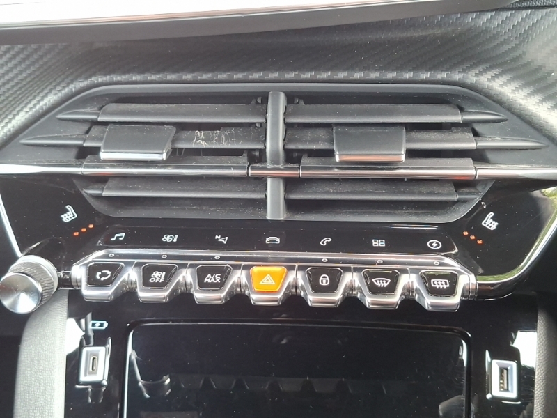 Peugeot e-2008 100Kw Allure Premium 50Kwh White #17
