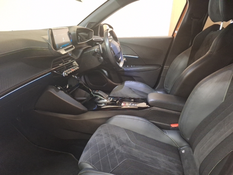 Peugeot 2008 1.2 Puretech 130 Gt Premium Eat8 Orange #5