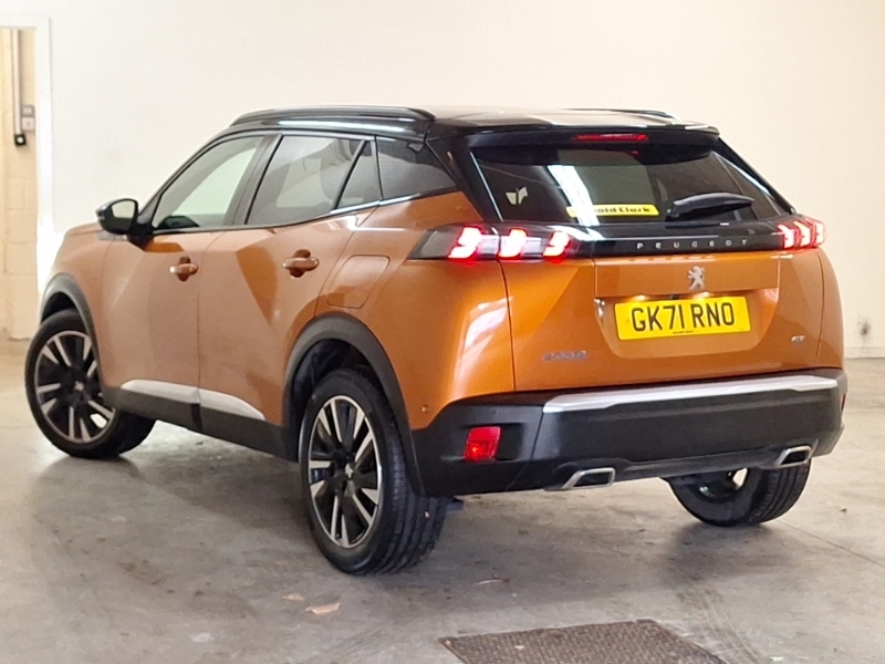 Peugeot 2008 1.2 Puretech 130 Gt Premium Eat8 Orange #2