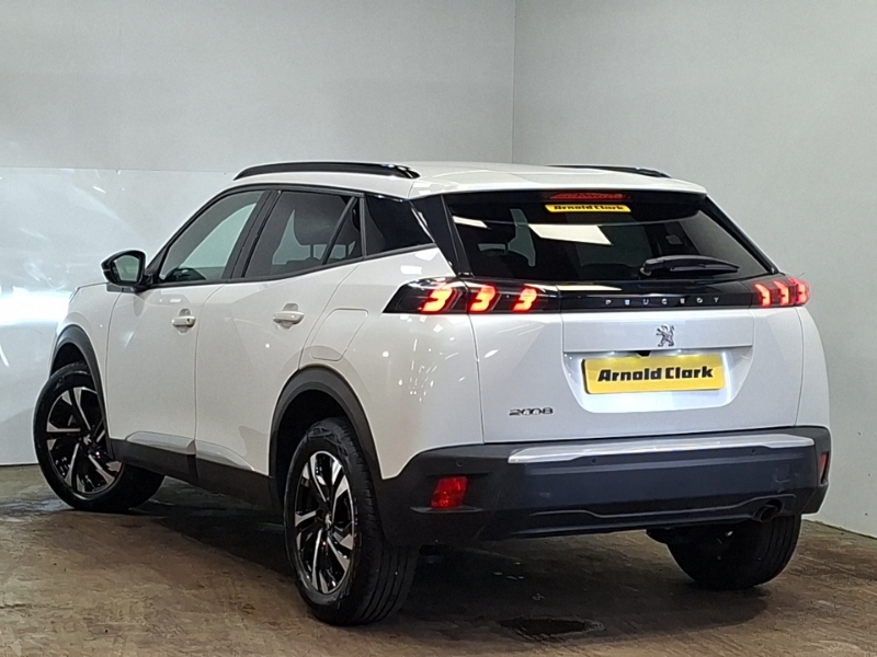 Peugeot 2008 1.2 Puretech Allure Premium White #2