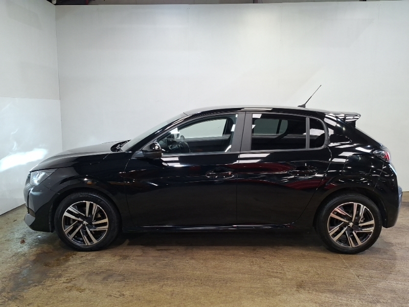Peugeot 208 1.2 Puretech 100 Active Premium Eat8 Black #4