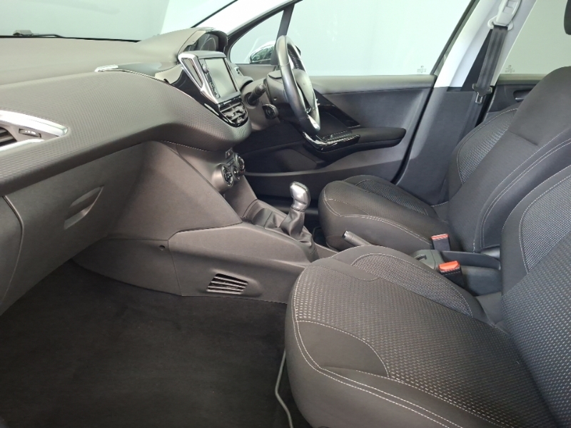 Peugeot 208 1.2 Puretech 110 Gt Line Blue #5