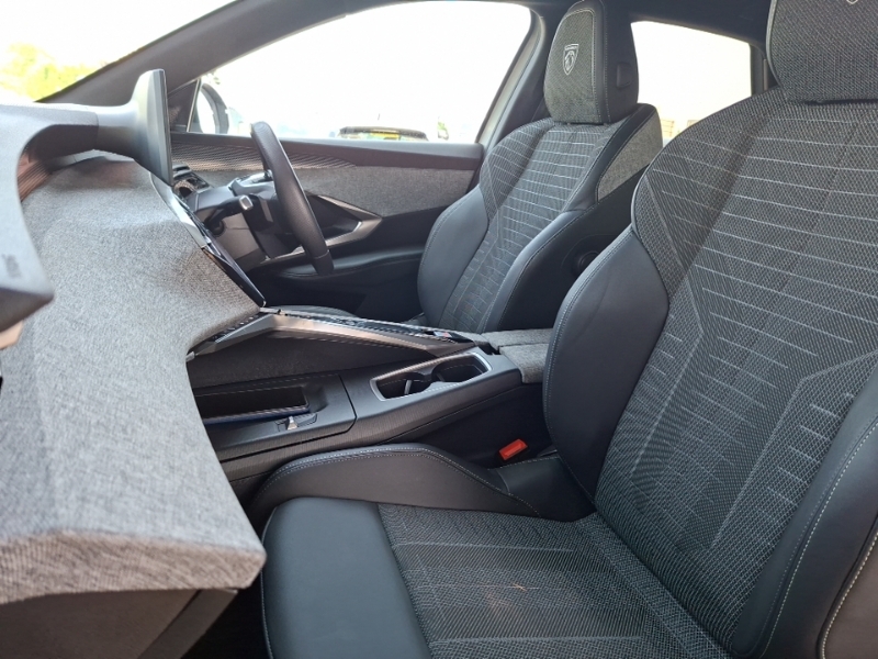 Peugeot 3008 157Kw Gt 73Kwh White #5