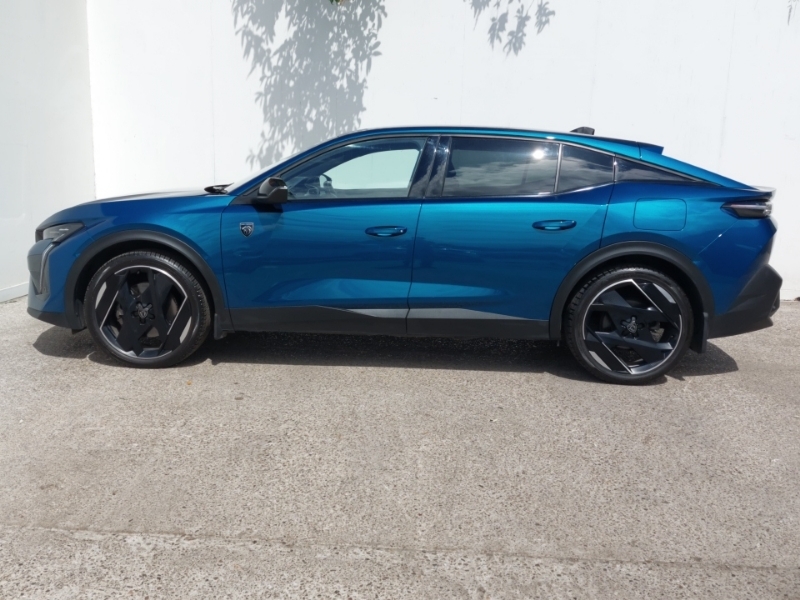 Peugeot 408 1.6 Plug-in Hybrid 225 Gt E-eat8 Blue #4