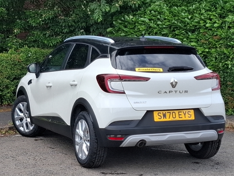 Renault Captur 1.3 Tce 130 Iconic White #2
