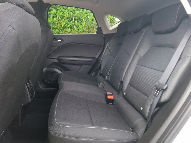 Renault Captur 1.3 Tce 130 Iconic White #6