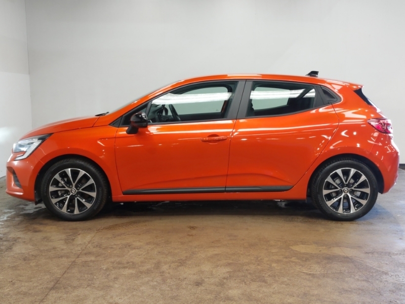 Renault Clio 1.6 E-tech Full Hybrid 145 Evolution Orange #4