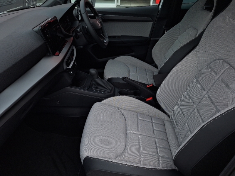 Seat Arona 1.0 Tsi 115 Fr Sport Dsg White #5