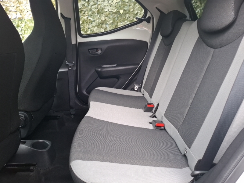 Toyota Aygo 1.0 Vvt-i X-press White #6