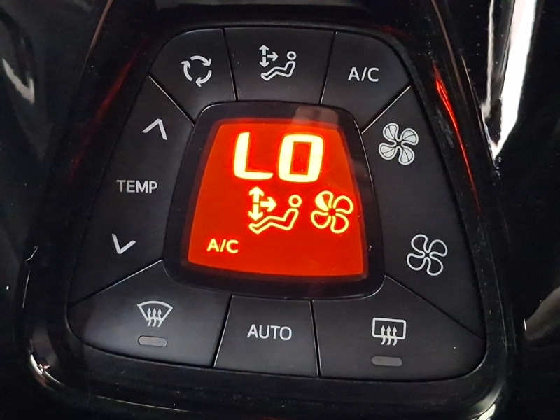 Toyota Aygo 1L X-play Black #15