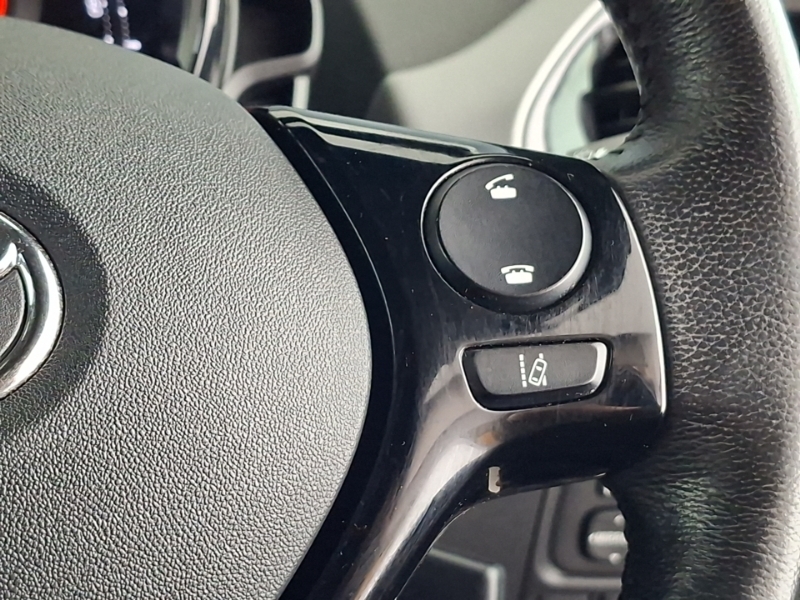 Toyota Aygo 1L X-play Black #13