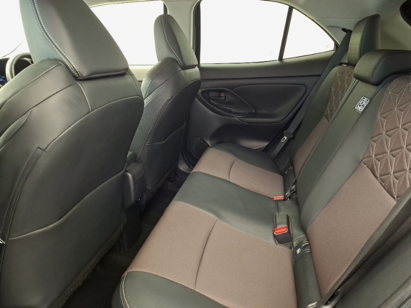 Toyota Yaris Cross Excel White #7