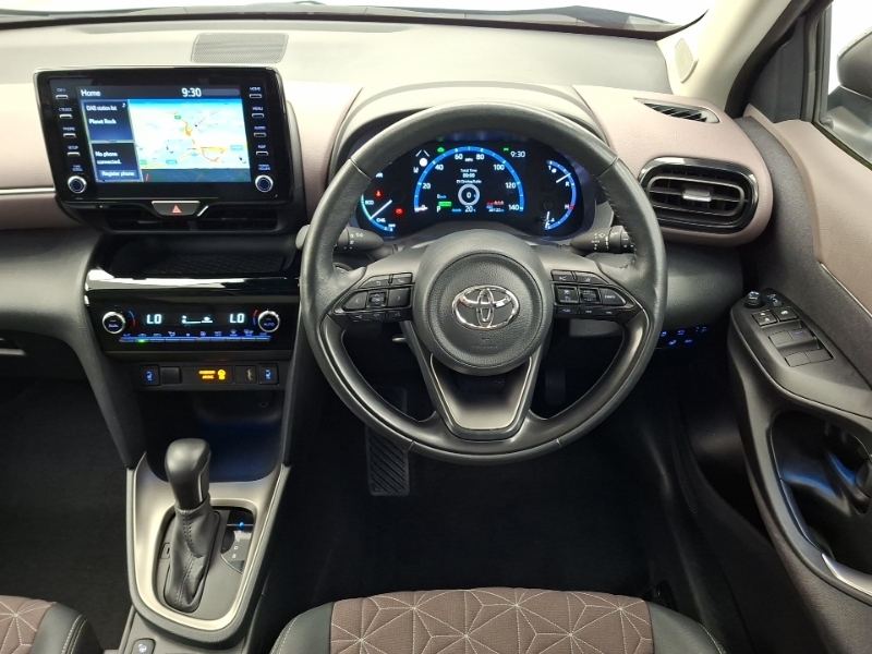 Toyota Yaris Cross Excel White #9