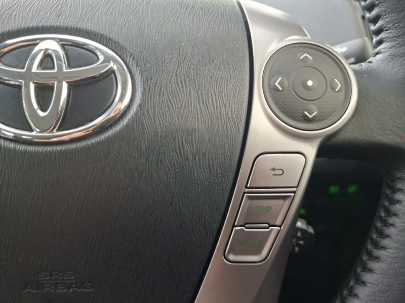 Toyota Prius+ 1.8L Icon Tss White #13