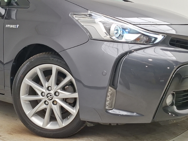 Toyota Prius+ 1.8L Icon Tss White #19
