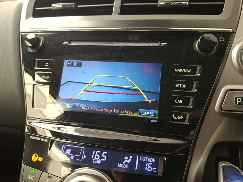 Toyota Prius+ 1.8L Icon Tss White #9