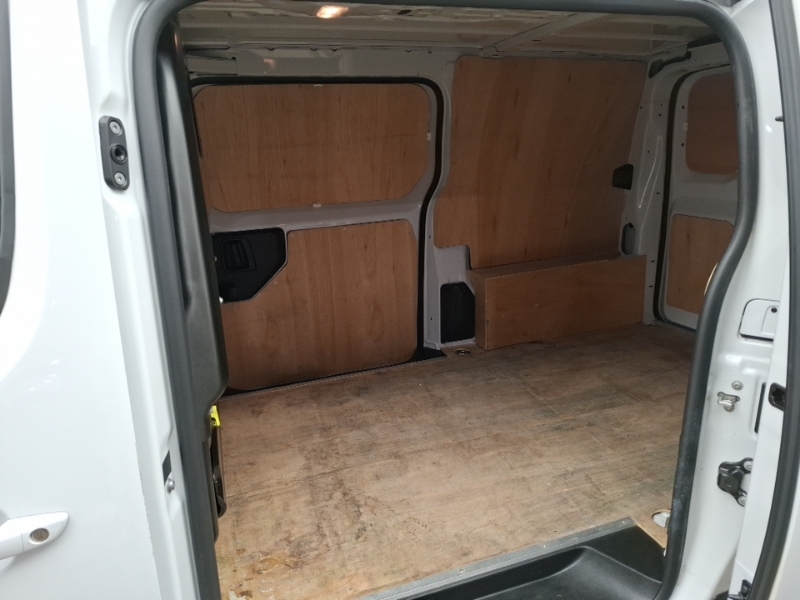 Vauxhall Vivaro 2700 1.5D 120Ps Pro H1 Van White #6