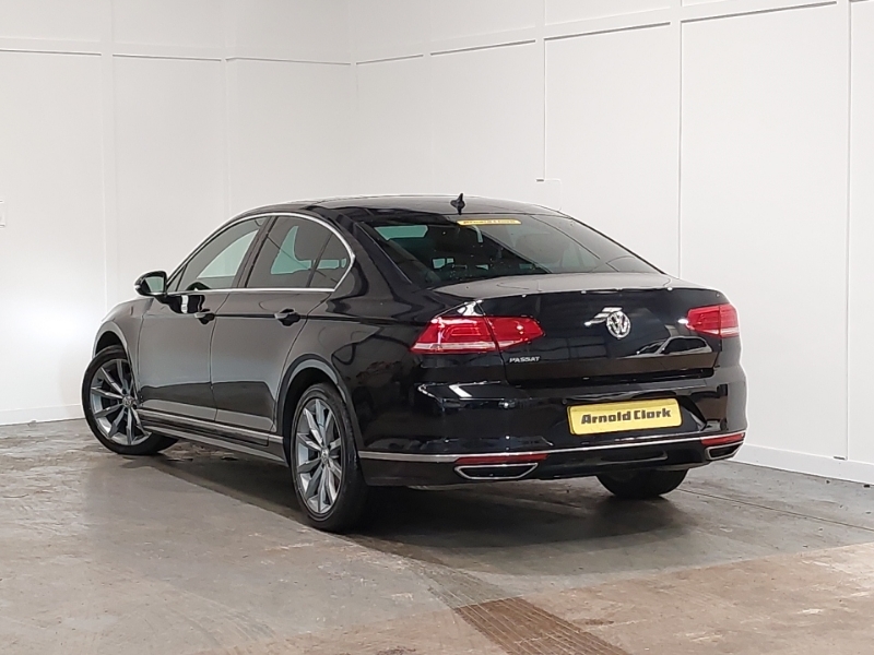 Volkswagen Passat 1.5 Tsi Evo 150 R-line Dsg Panoramic Roof Black #2